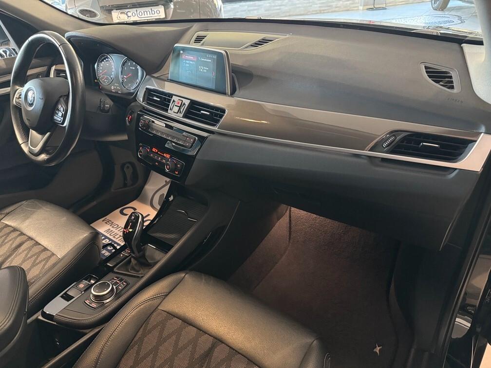 BMW X1 sdrive18d xLine auto Led Navi 18"