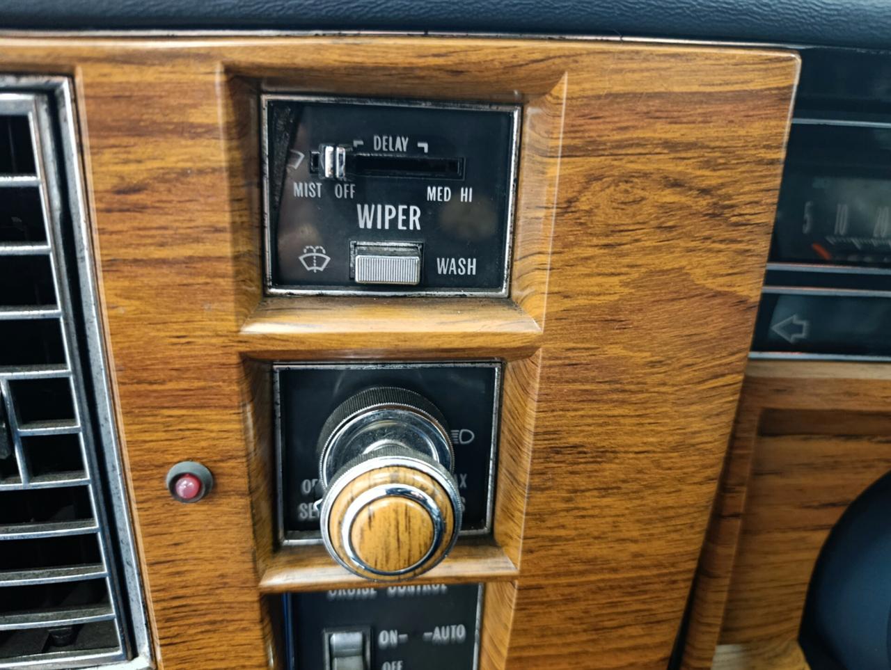 Cadillac Fleetwood Brougham