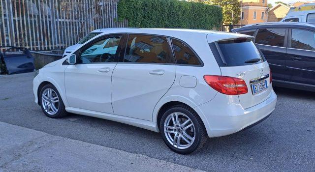 MERCEDES-BENZ B 200 NGD PREMIUM