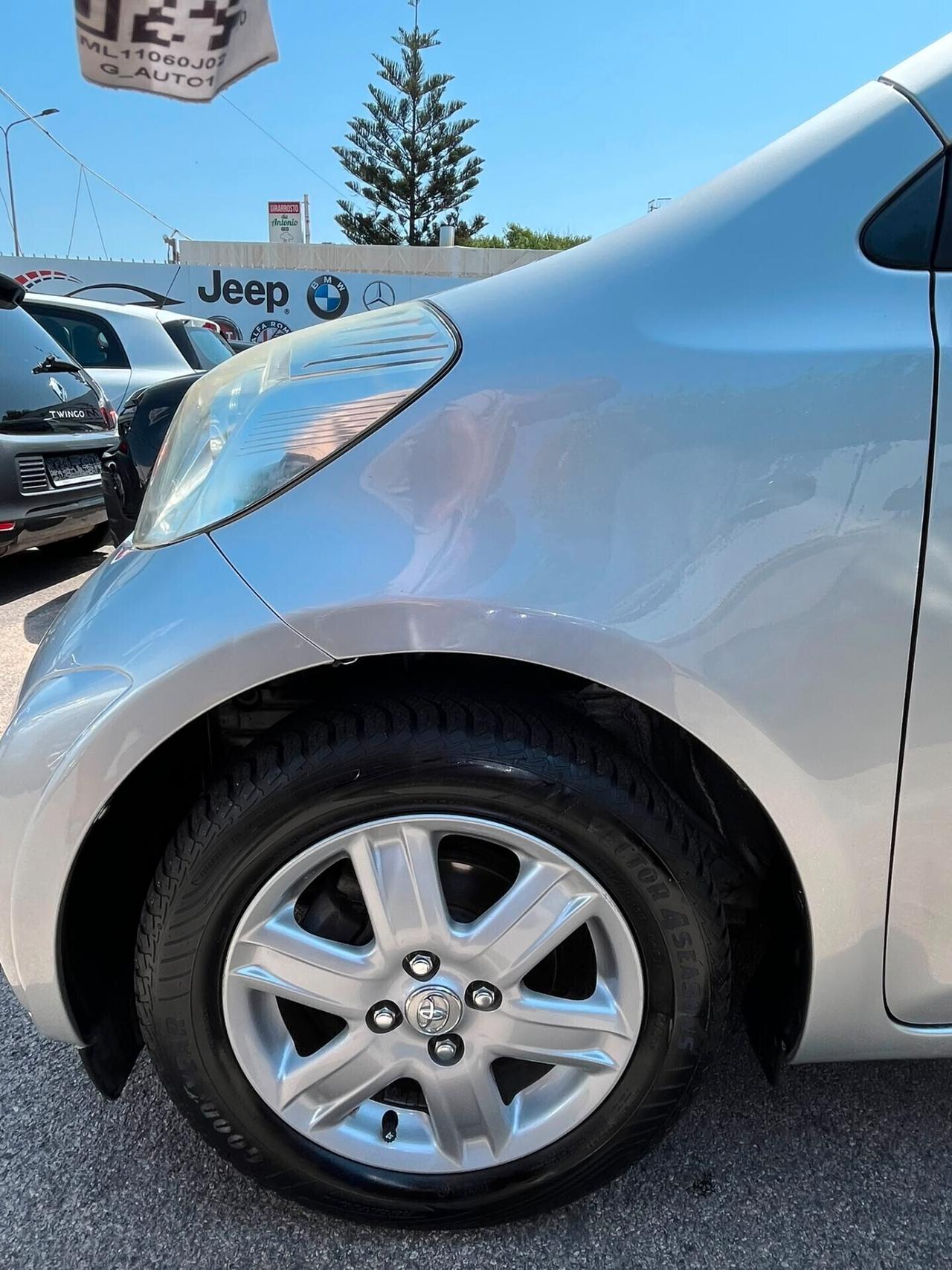 Toyota iQ 1.0 Sol