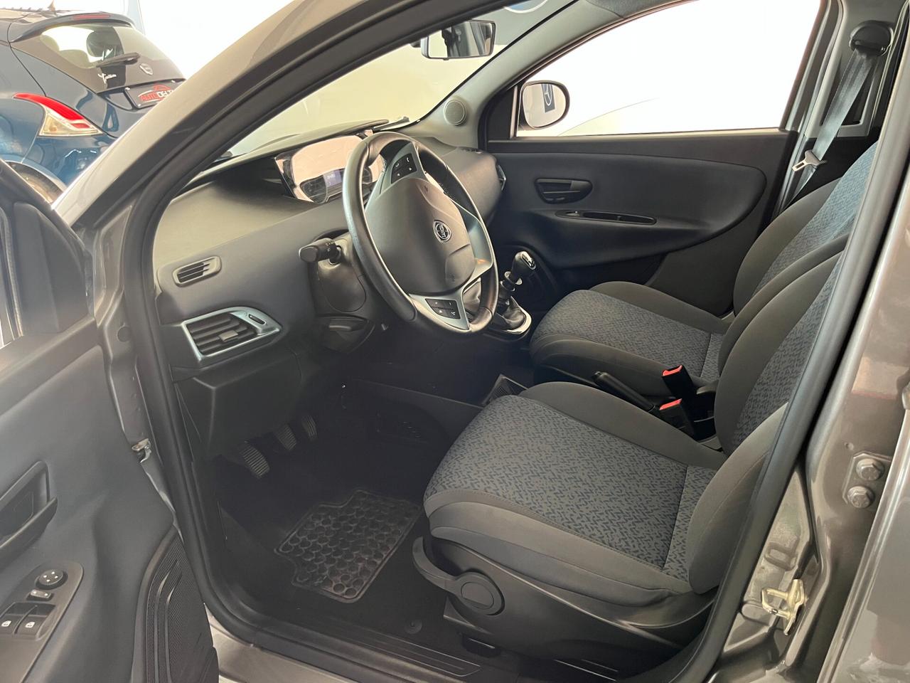 Lancia Ypsilon 1.0 FireFly 5 porte S&S Hybrid Alberta Ferretti