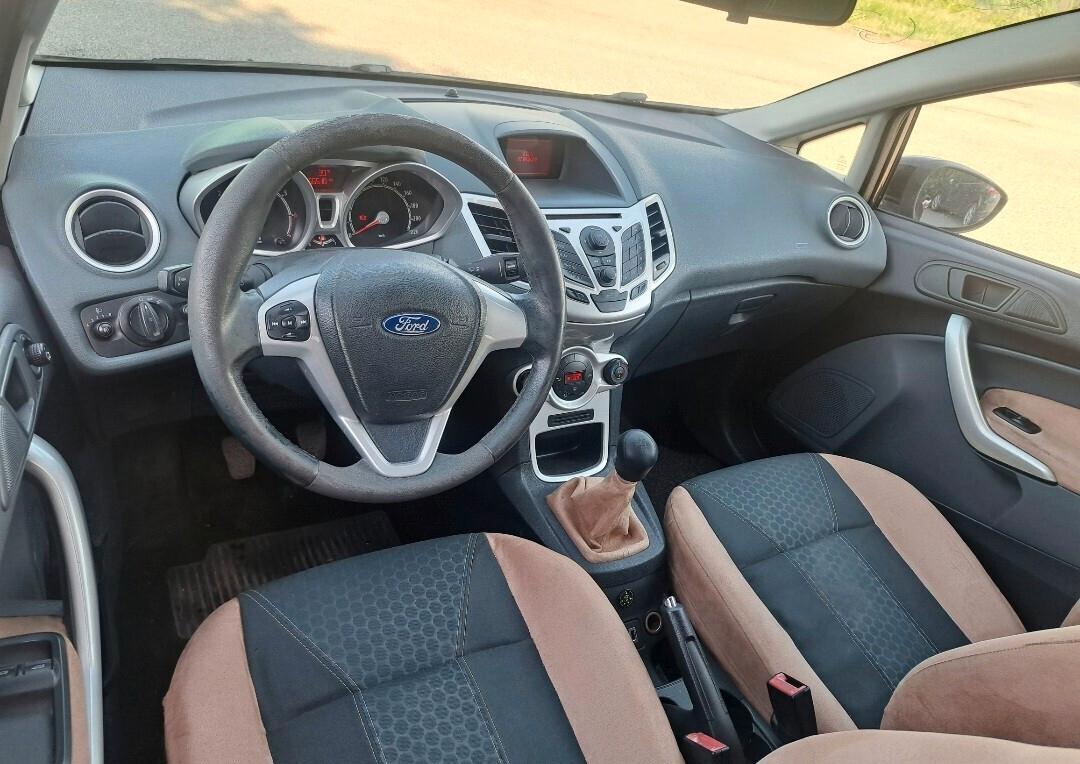 Ford Fiesta 1.4 3 porte Bz.- GPL Titanium