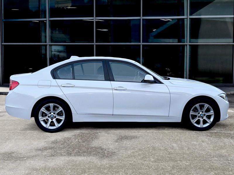 BMW Serie 3 Berlina 2.0 DIESEL 116 CV ADATTA A NEOPATENTATI