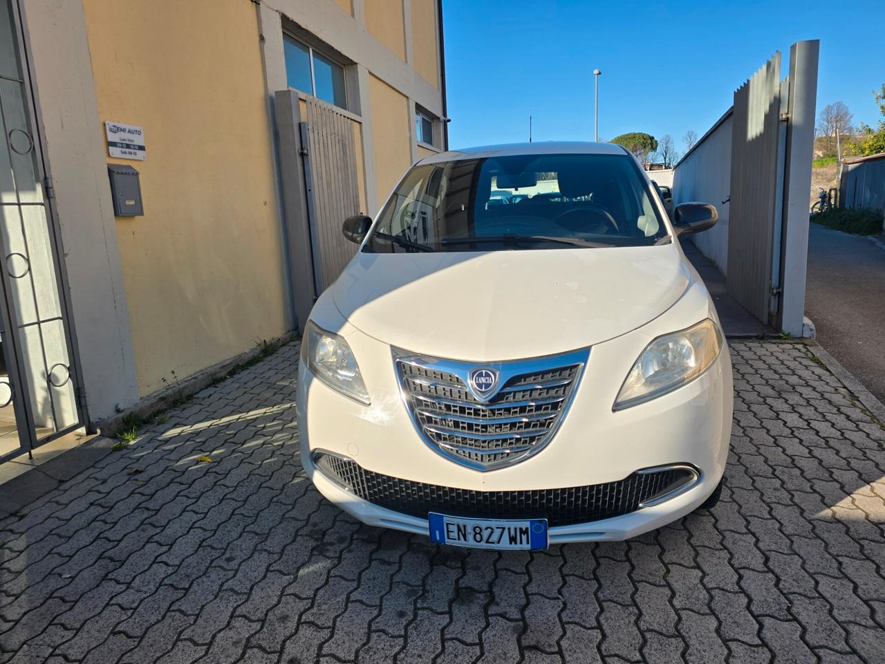 Lancia Ypsilon 0.9 TwinAir 85 CV 5 porte Metano Ecochic Gold