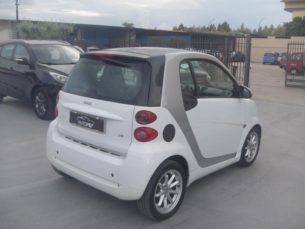 Smart ForTwo 1000 52 kW MHD coupé - 2010