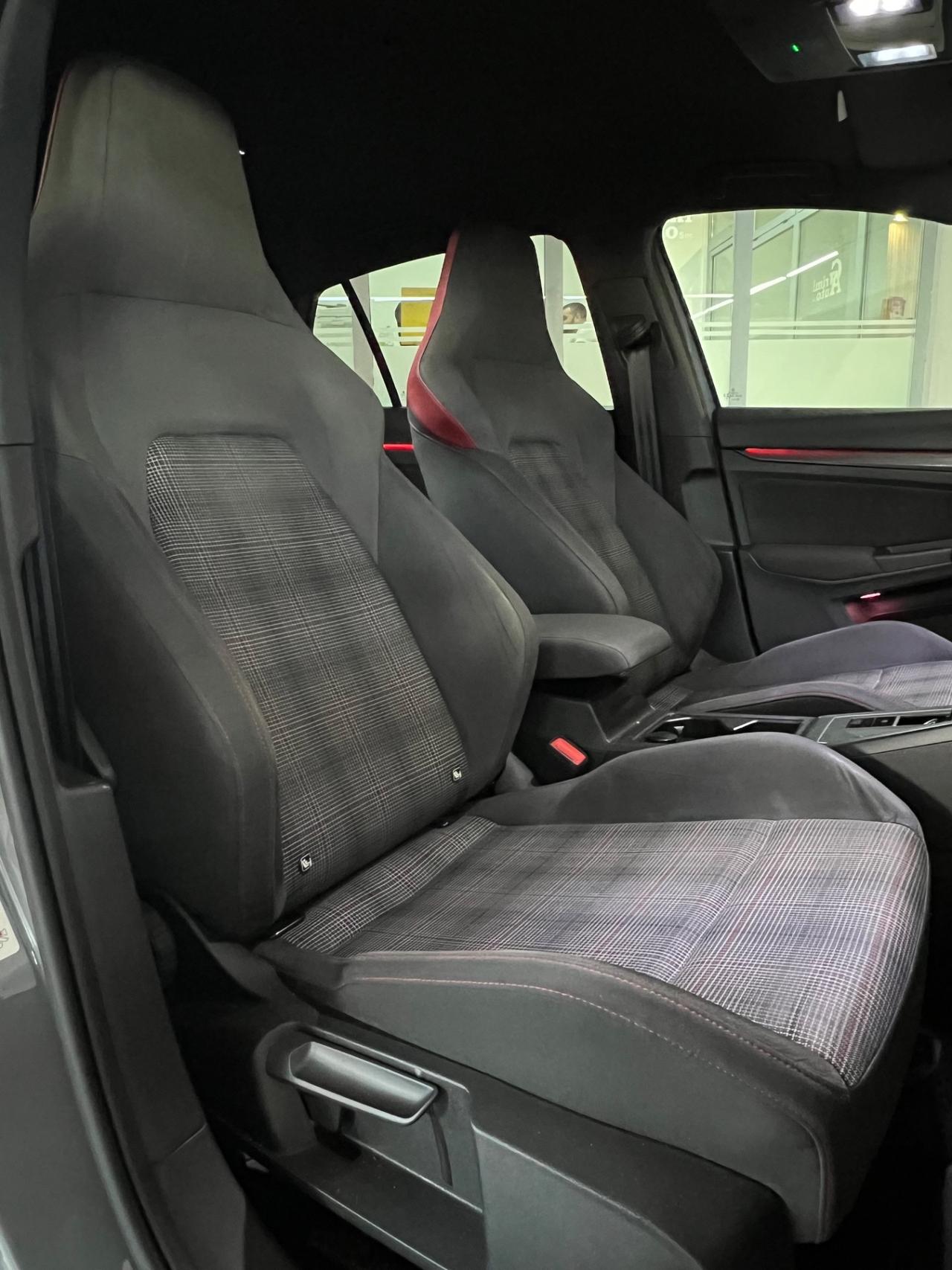 Volkswagen Golf GTI Golf 2.0 TSI GTI DSG