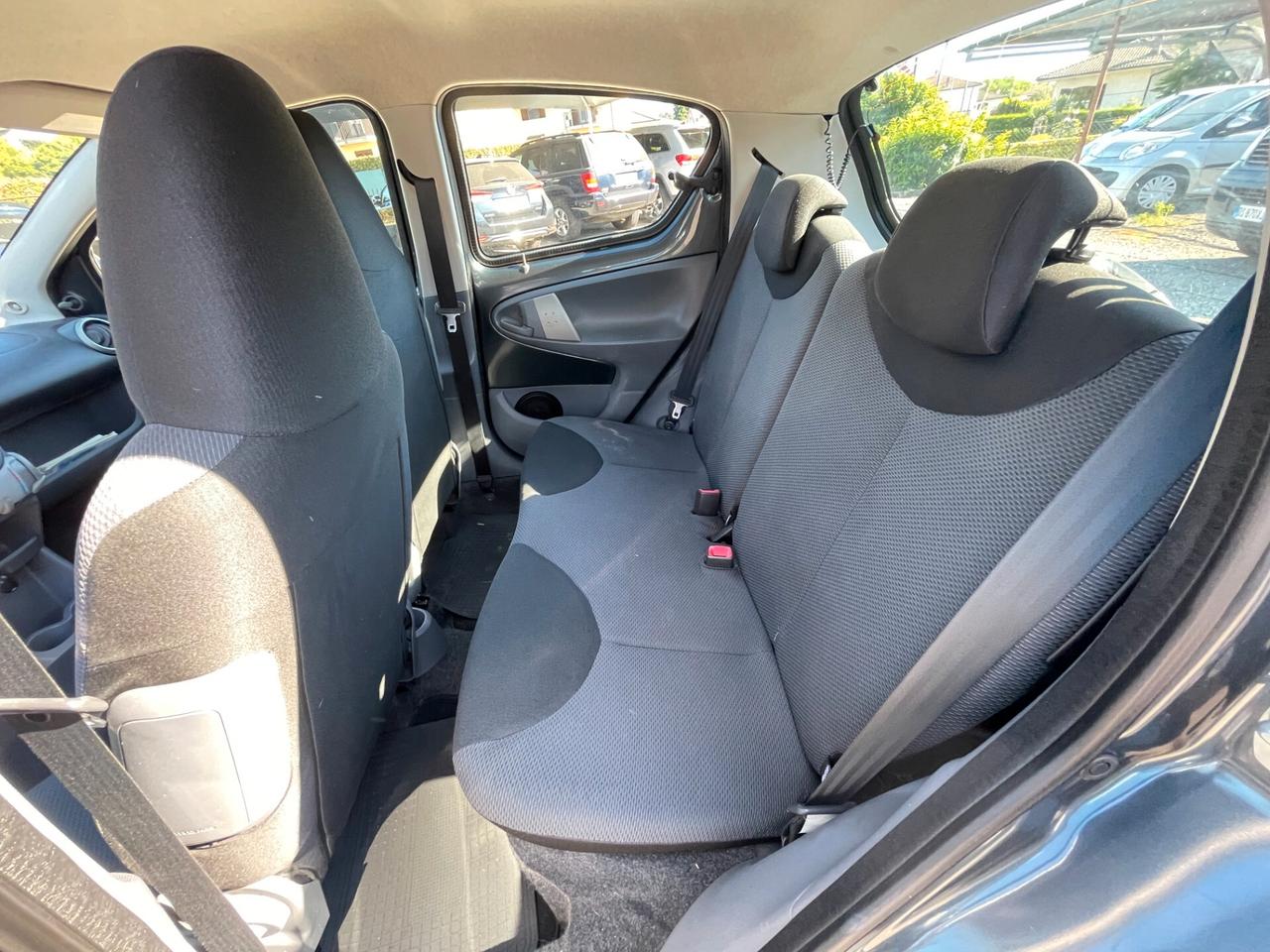 Toyota Aygo I 2005 5p 1.0 Sol m-mt