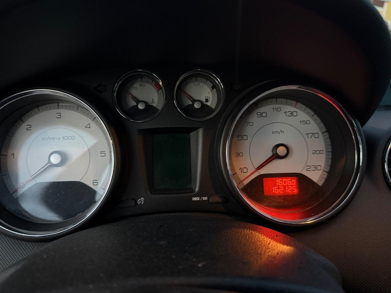 Peugeot 308 1.6 HDi 110CV 5p. Féline (5 Marce)