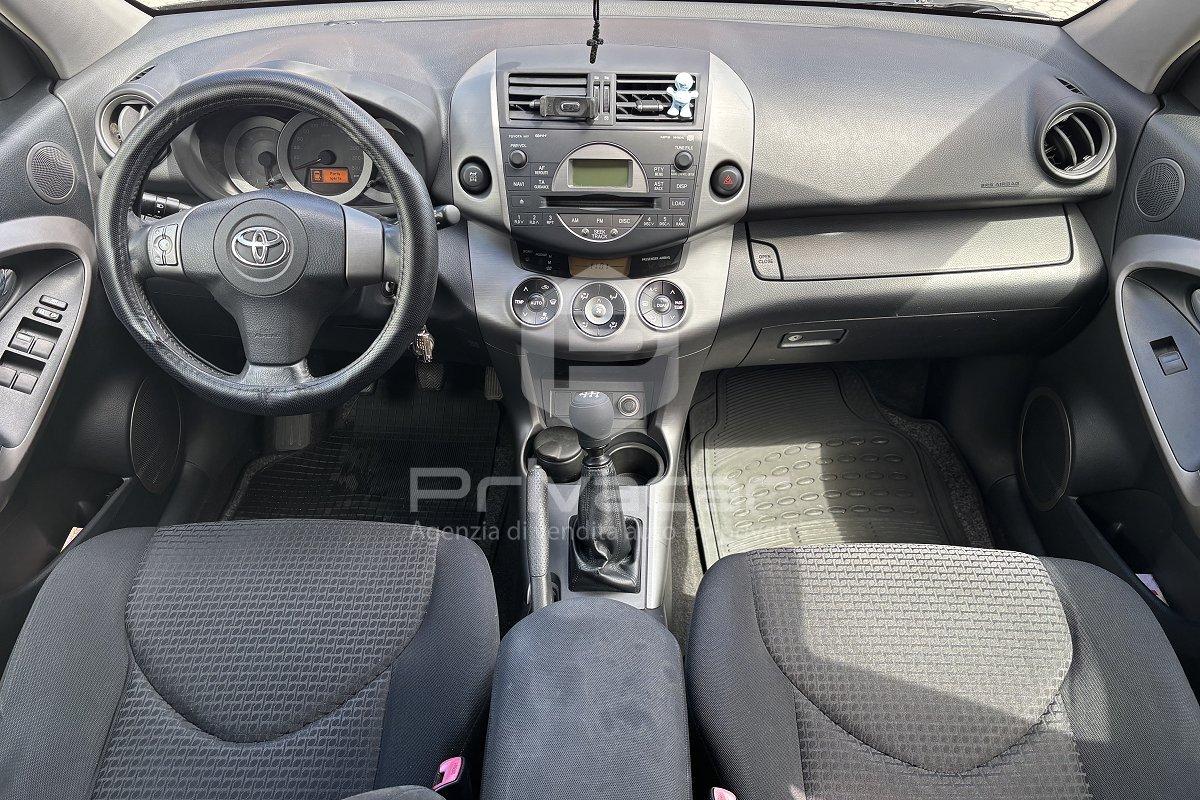 TOYOTA RAV4 Crossover 2.2 D-4D 136 CV DPF Sol