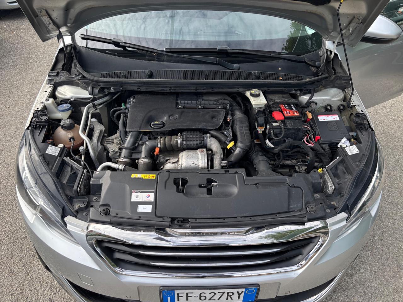 Peugeot 308 1.6 hdi 120cv automatica SW Allure