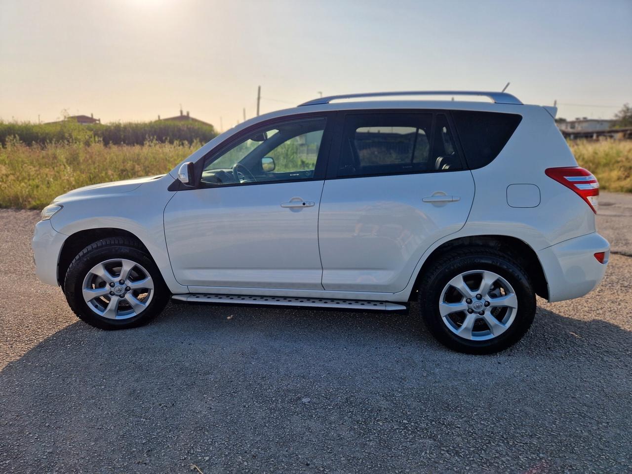 Toyota RAV 4 RAV4 Crossover 2.2 D-4D 150 CV Lounge