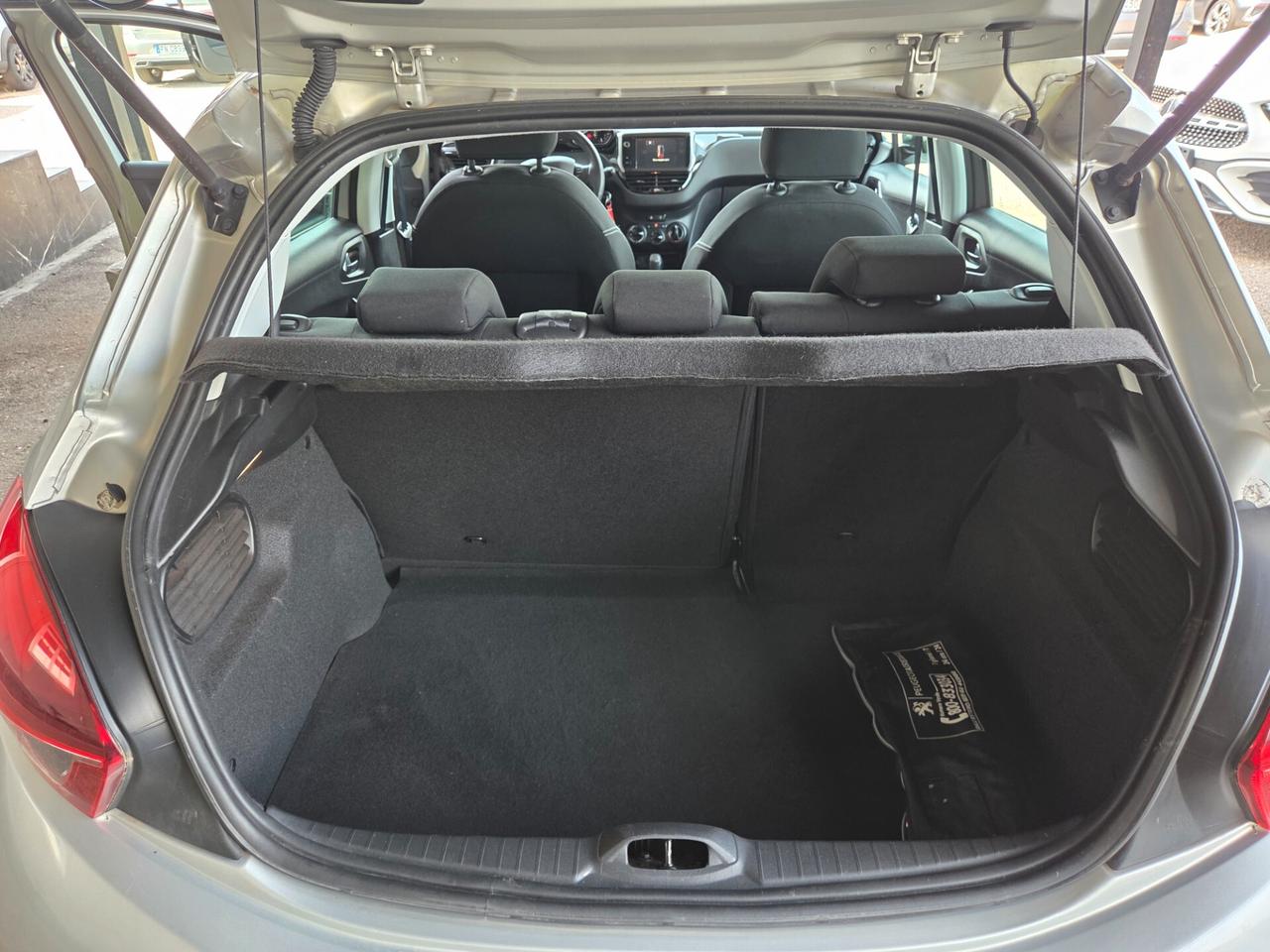 Peugeot 208 PureTech 82 5 porte Allure