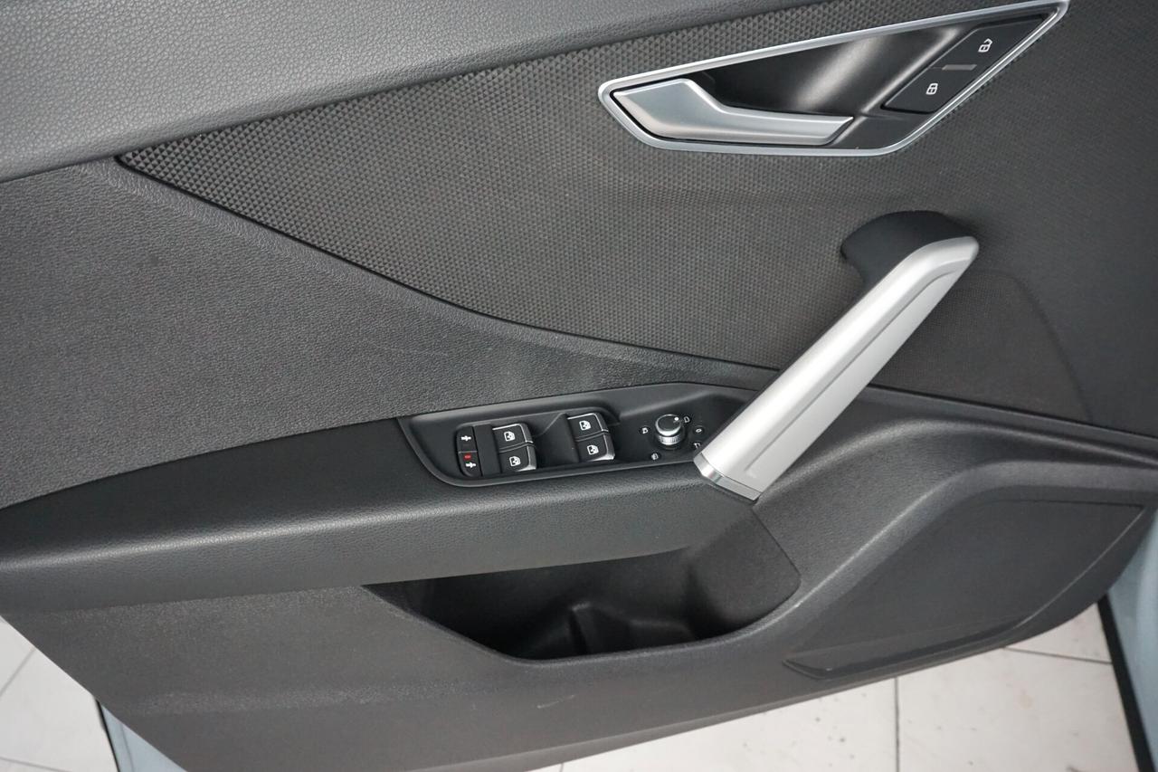 Audi Q2 35 TFSI S tronic S line Identity Black