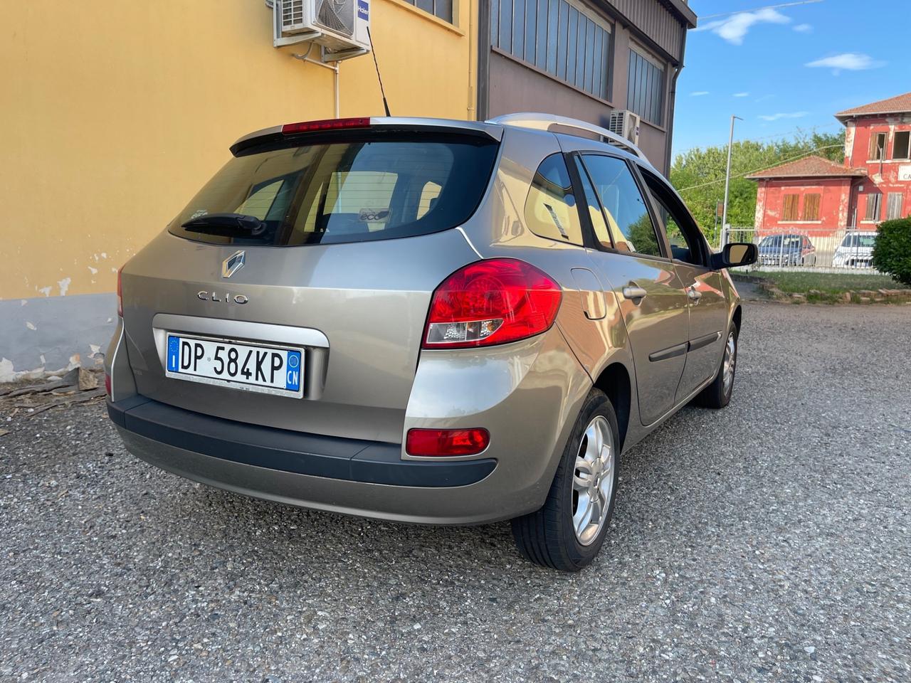 Renault Clio 1.2 16V SporTour Dynamique
