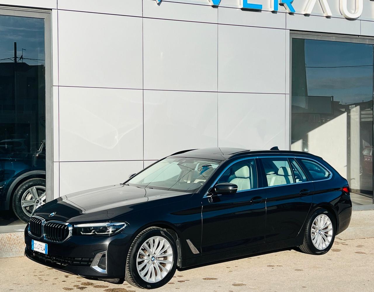 Bmw 520d xDrive Touring Luxury - possibilità noleggio no scoring