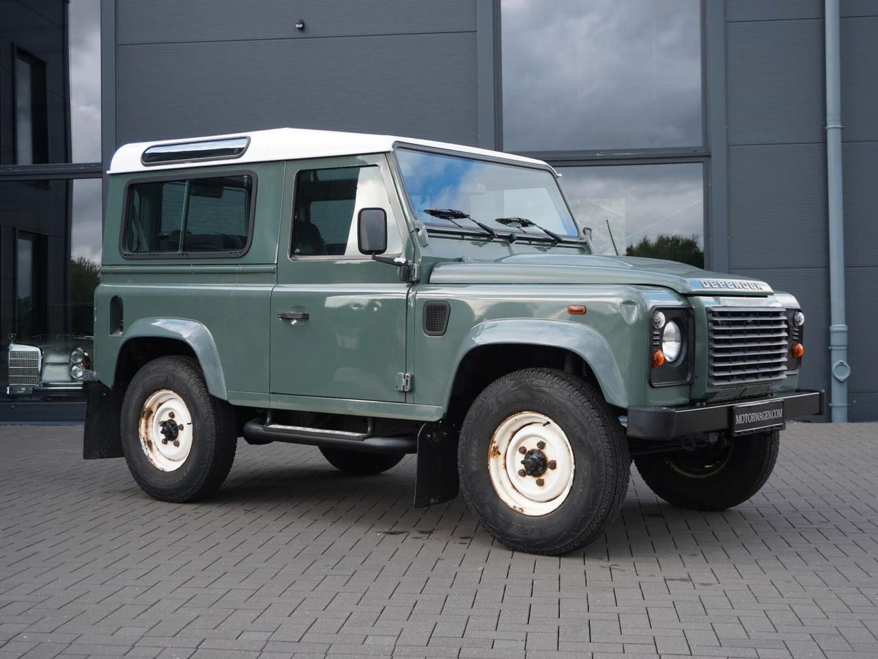 Land Rover Defender 90 TD4 Station Wagon E