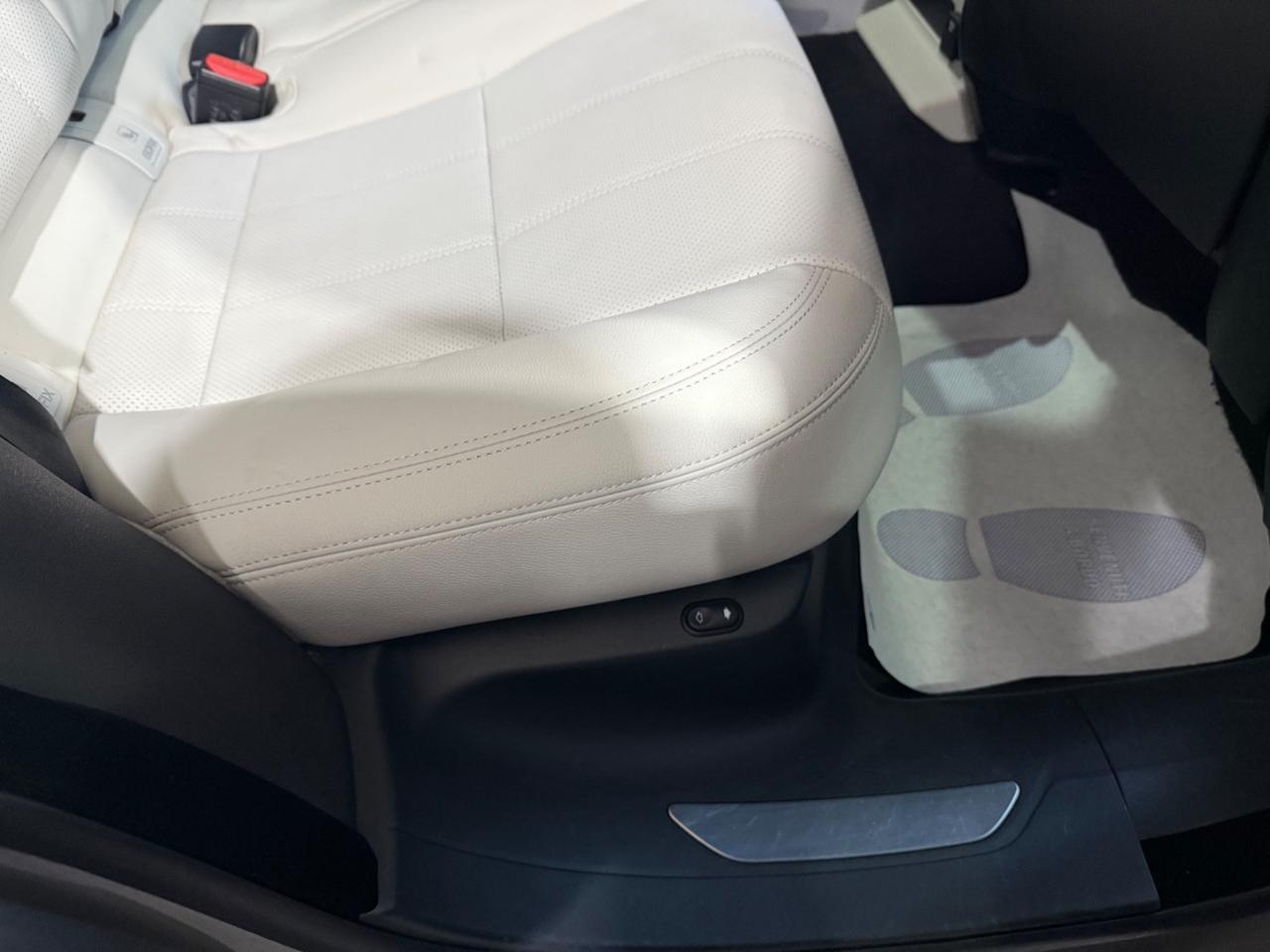 Land Rover Range Velar 2.0 TD4 180 CV R-Dynamic SE