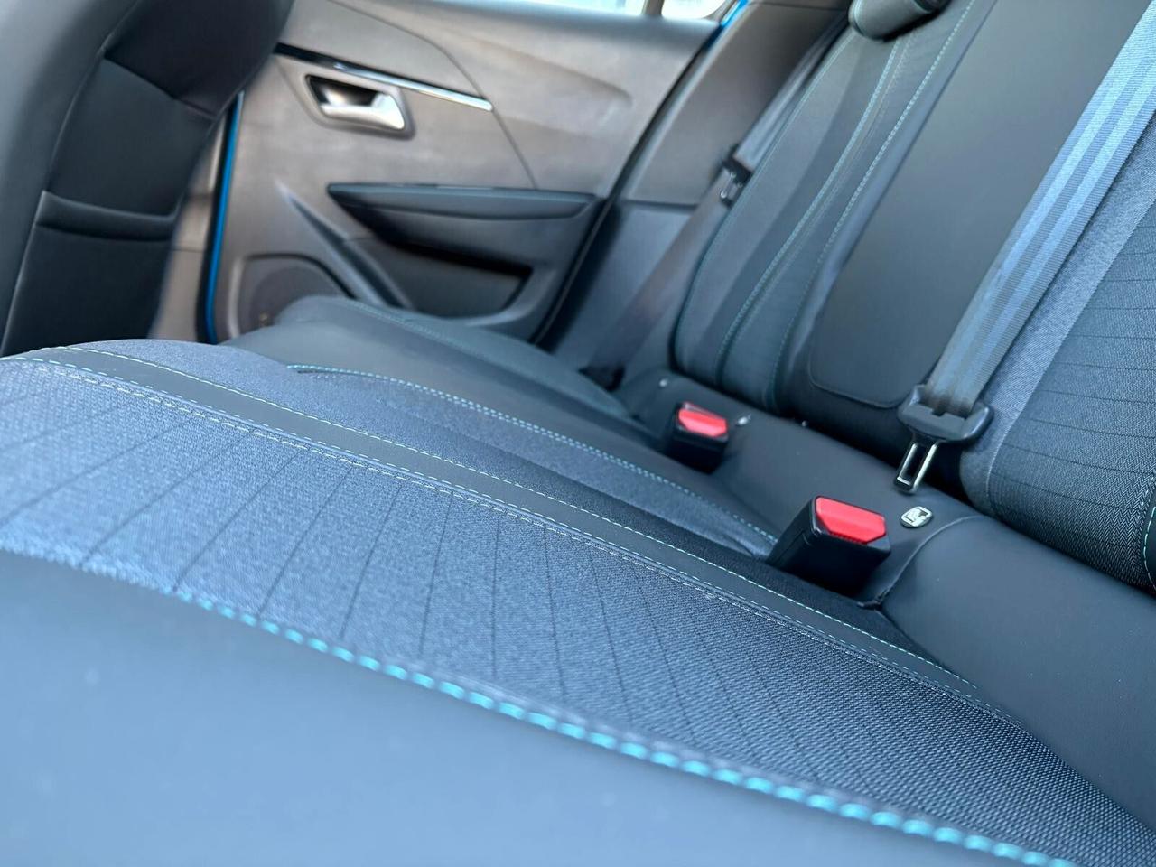 Peugeot 208 ALLURE PACK motore elettrico 136 cv SPOTICAR
