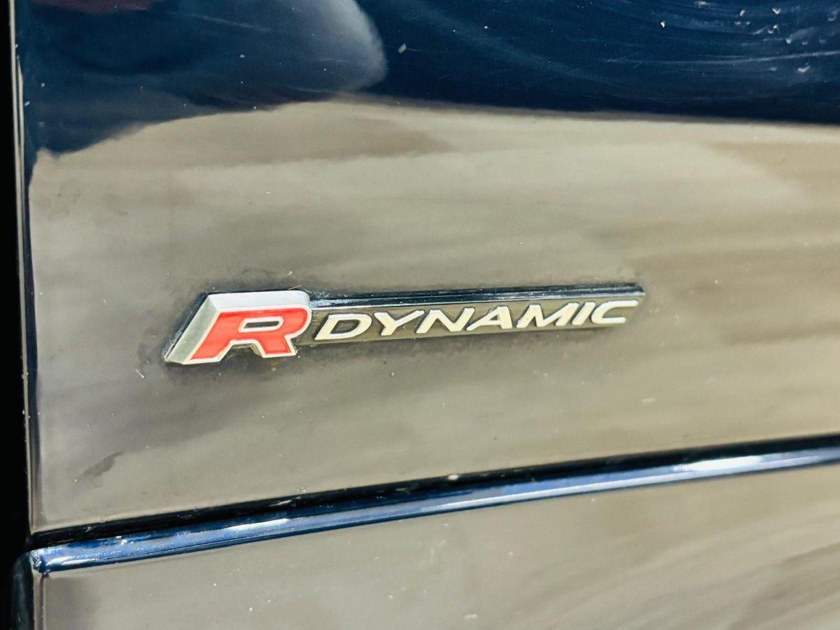 Land Rover Discovery Sport 2.0 D I4-L Mild Hybrid AWD Autom. R-Dynamic Unip.