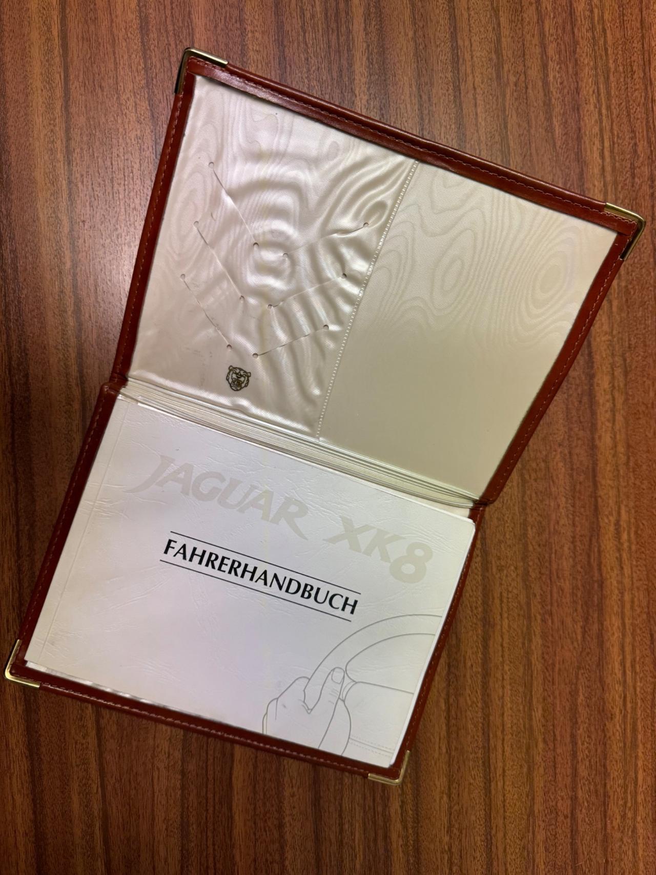 Jaguar XK8 - 4.0 V8 - Verde su Verde