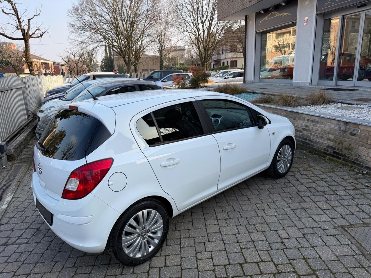Opel Corsa 1.2 5 porte Cosmo AUTOMATICA