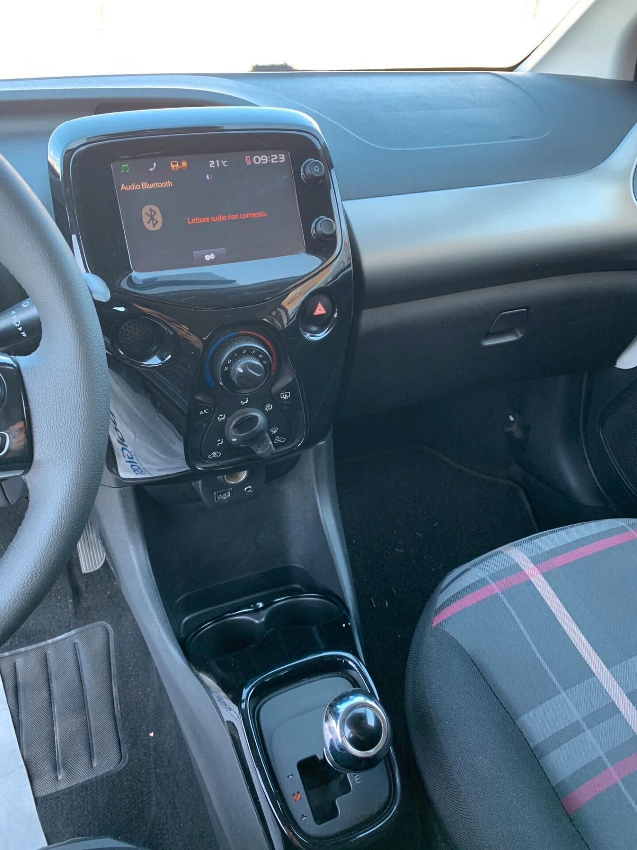 Peugeot 108 VTi 68 5 porte Allure TOP!