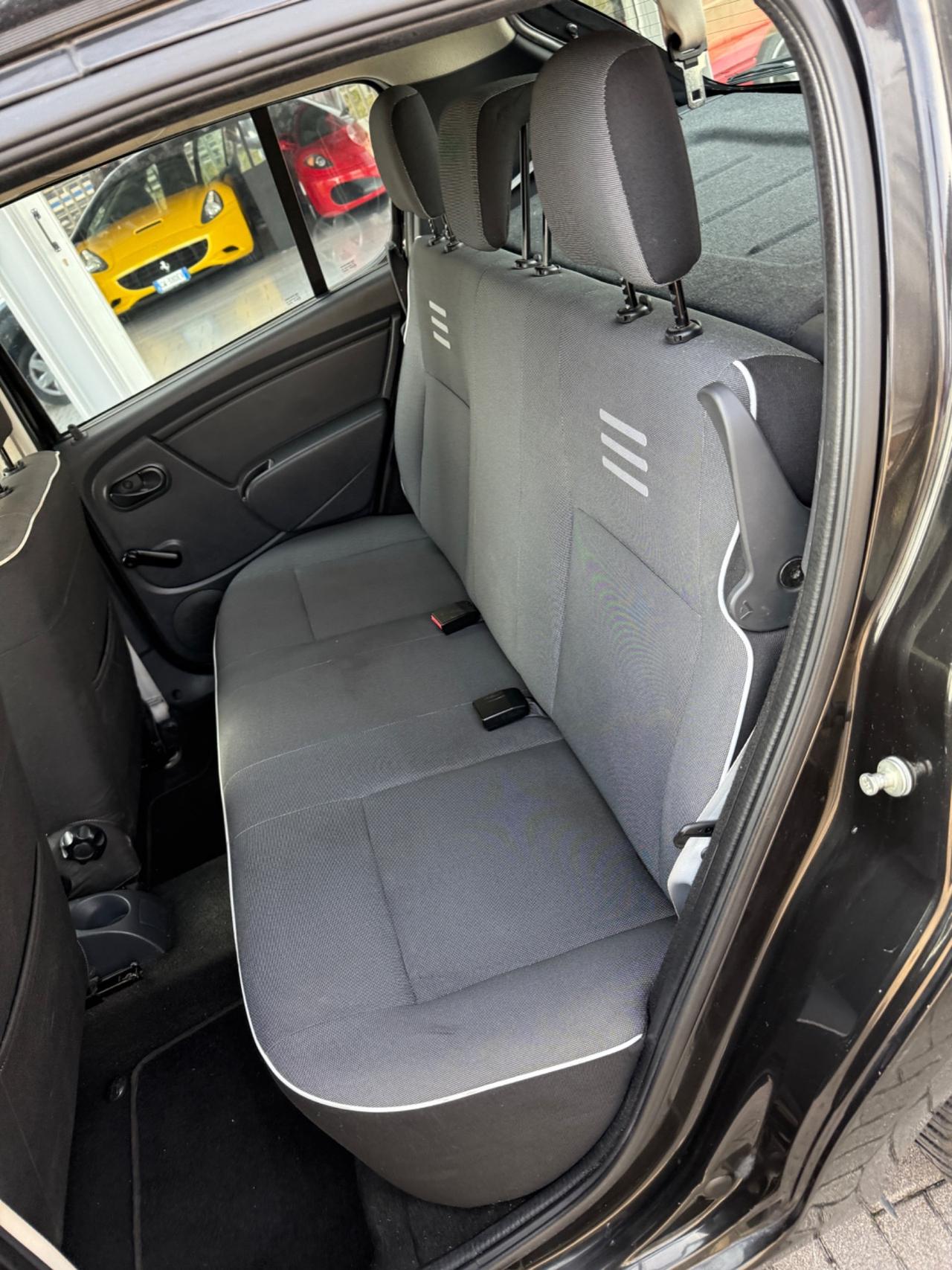 Dacia Sandero 1.2 16V GPL 75CV Embleme