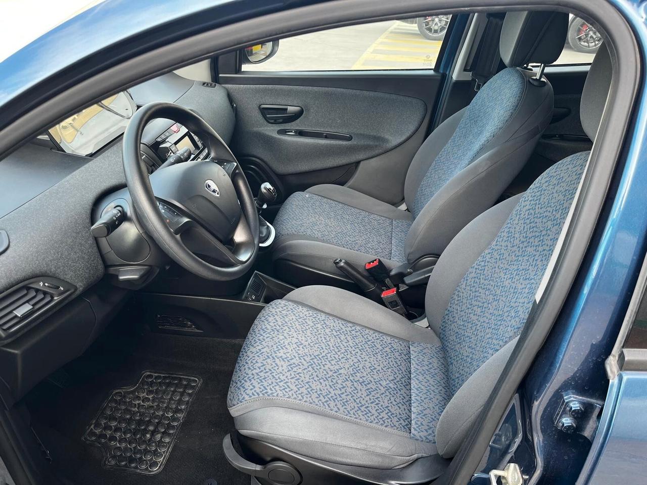 Lancia Ypsilon 1.0 FireFly 5 porte S&S Hybrid Silver Plus