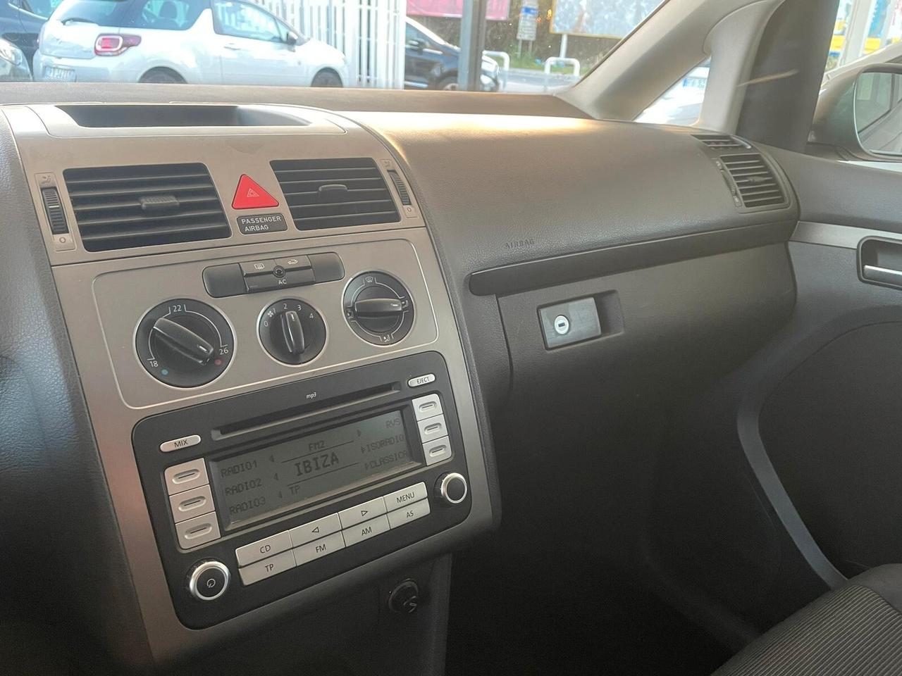 Volkswagen Touran 1.6 Trendline GPL