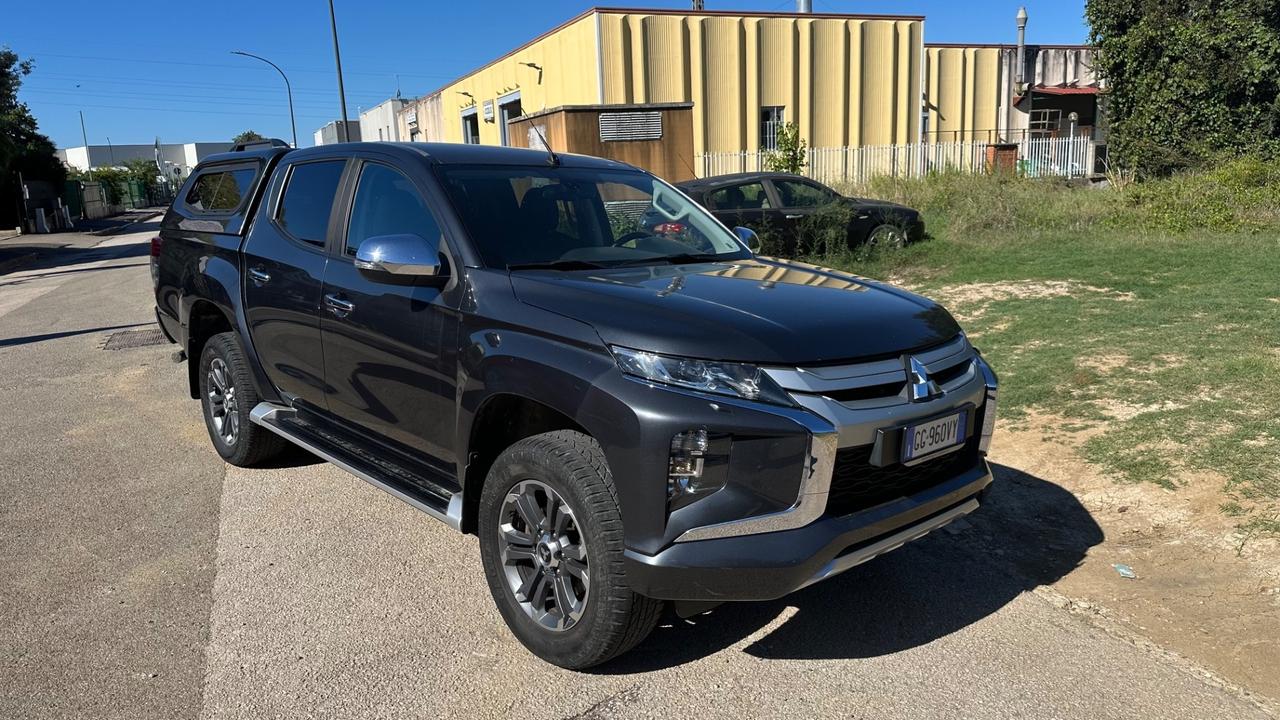 Mitsubishi L200 2.3 D Double Cab 4x4 Super Select Diamond