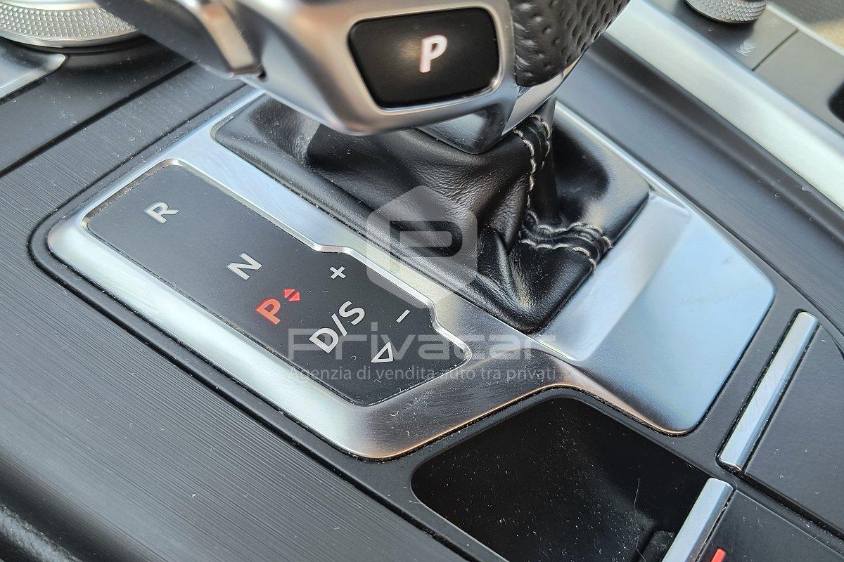 AUDI A4 Avant 40 TDI quattro S tronic Business Sport