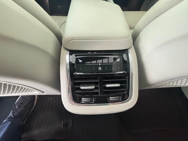 Volvo XC60 2.0d b4 Ultimate Dark awd 2024