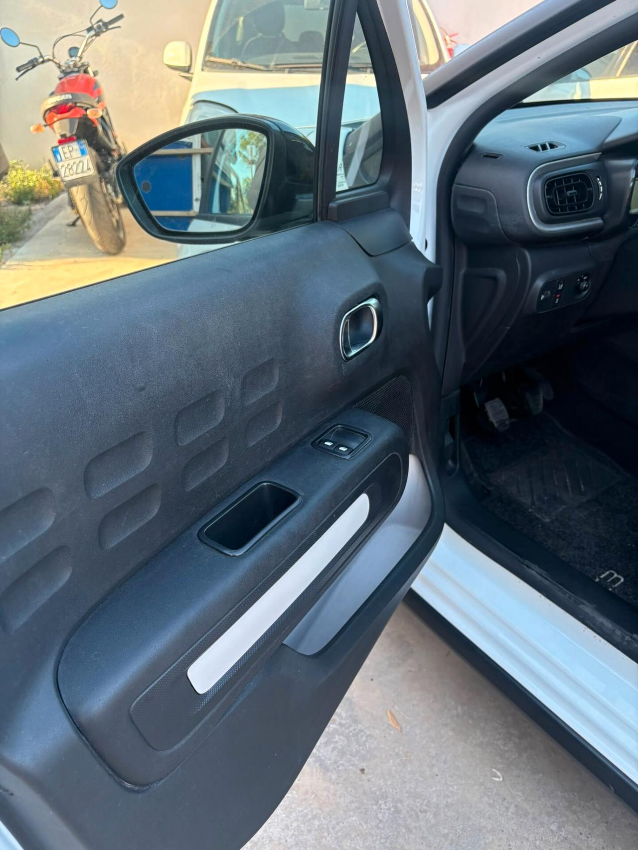 Citroen C3 PureTech 83 S&S Van Feel