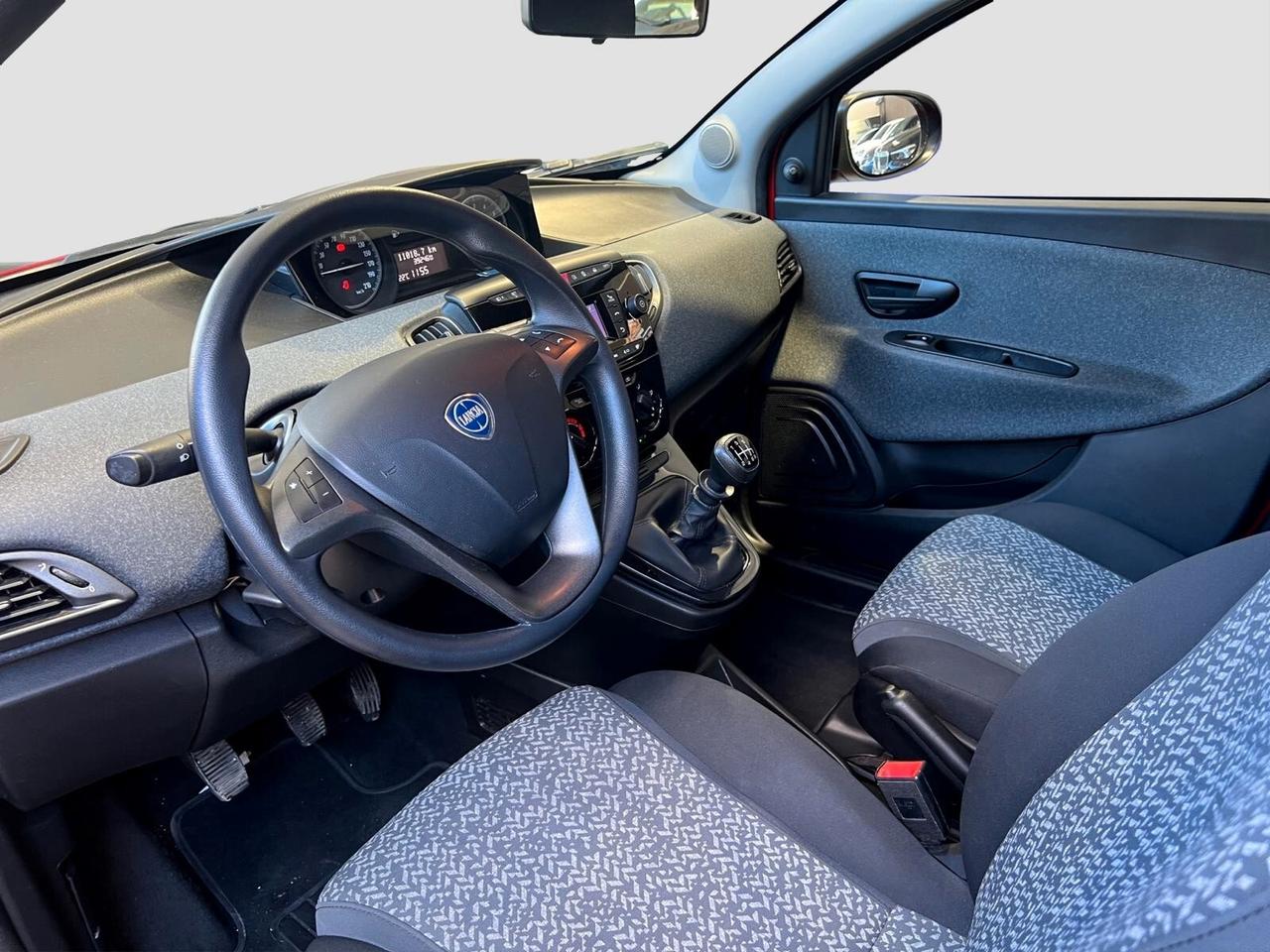 Lancia Ypsilon 1.0 FireFly 5 porte S&S Hybrid Ecochic Silver