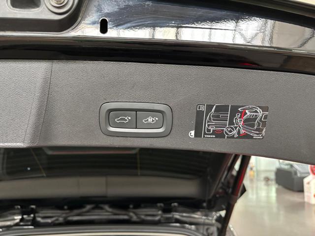 VOLVO XC40 T4 Recharge Plug-in Hybrid Inscription Expression