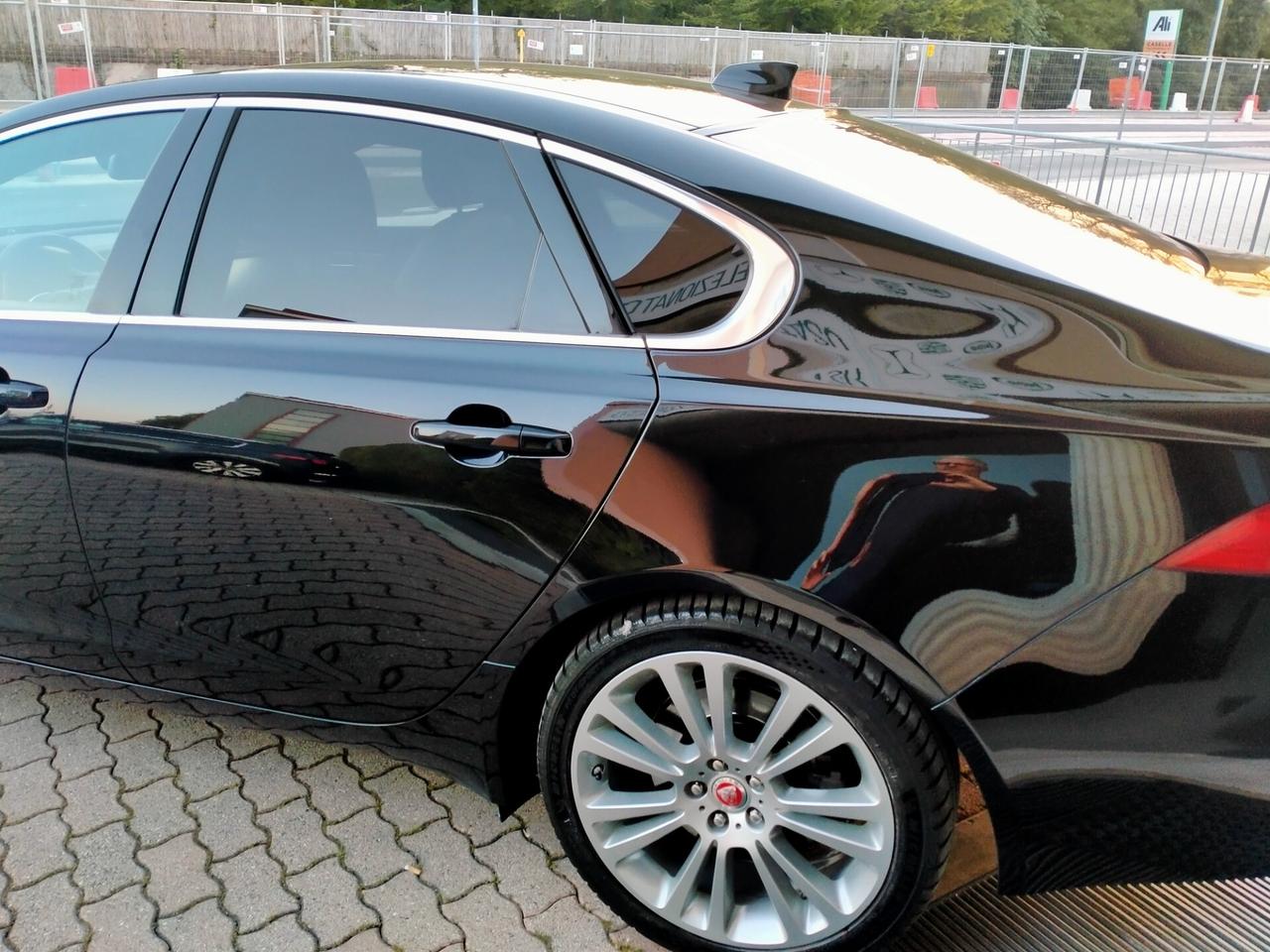 Jaguar XF 2.0D i4 180CV AWD PORTFOLIO MODEL YEAR 2019 MERIDIAN DIGITAL SOUND SYSTEM 380W