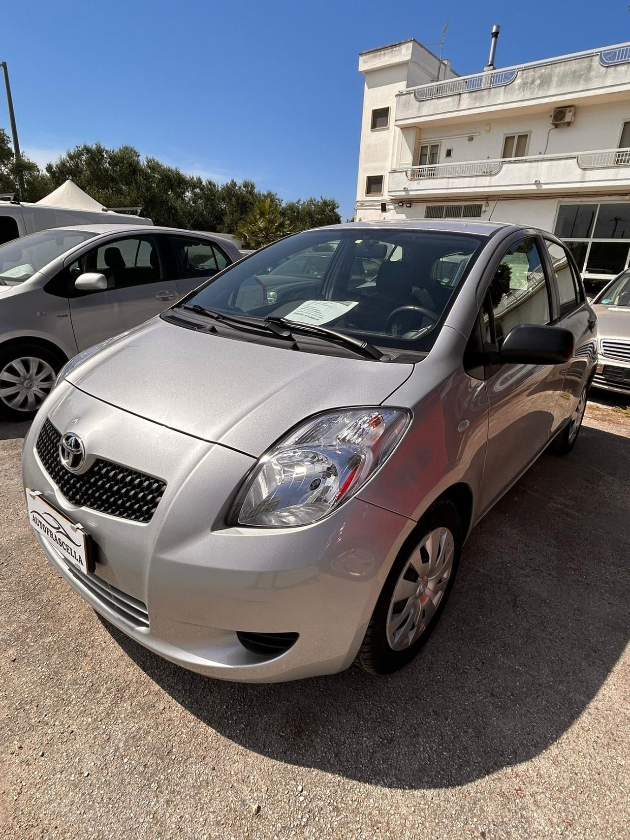 Toyota Yaris 1.0 5 porte Sol