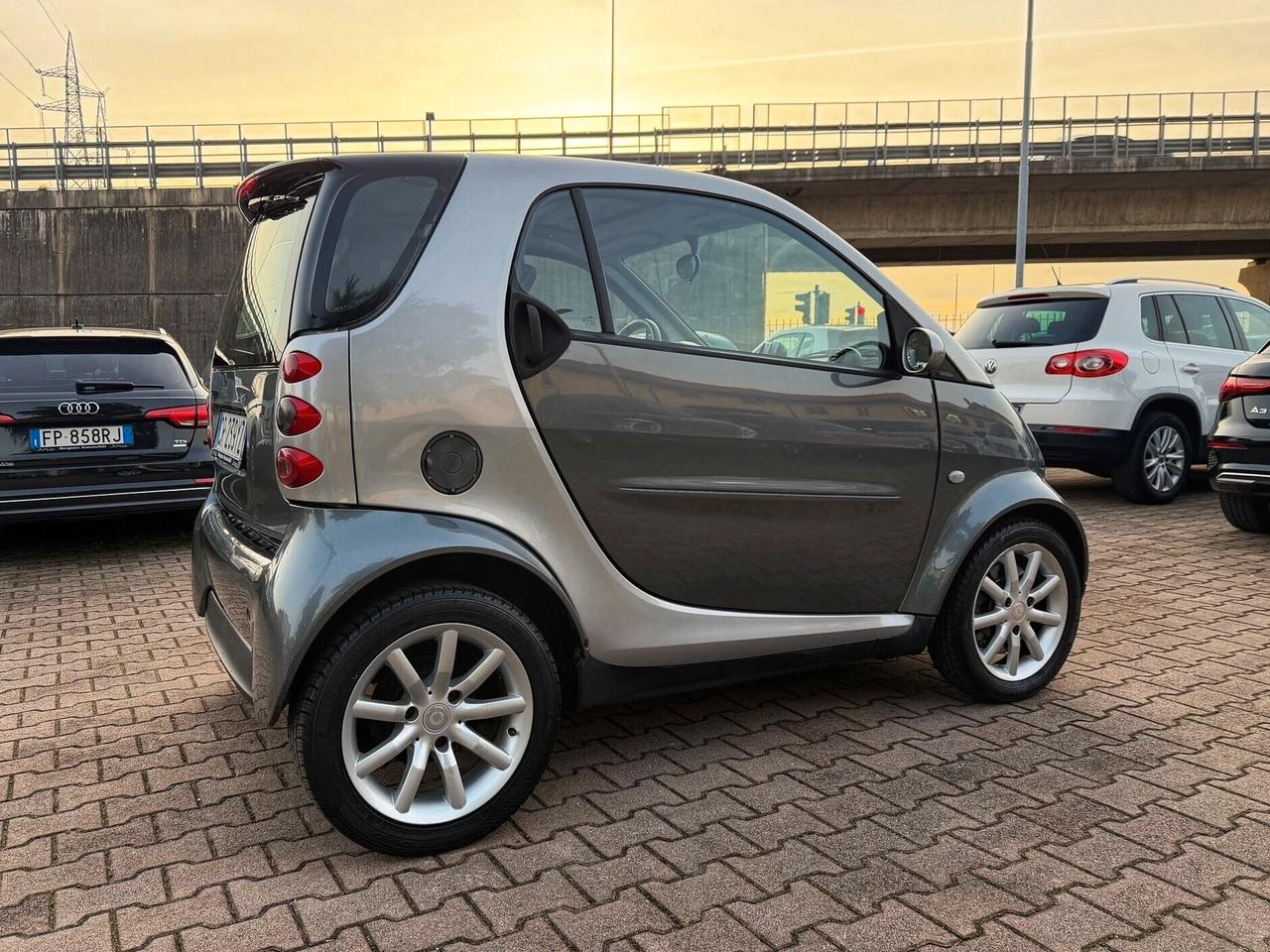 Smart ForTwo 700 coupé OK NEOPATENTATI TETTO PANORAMICO