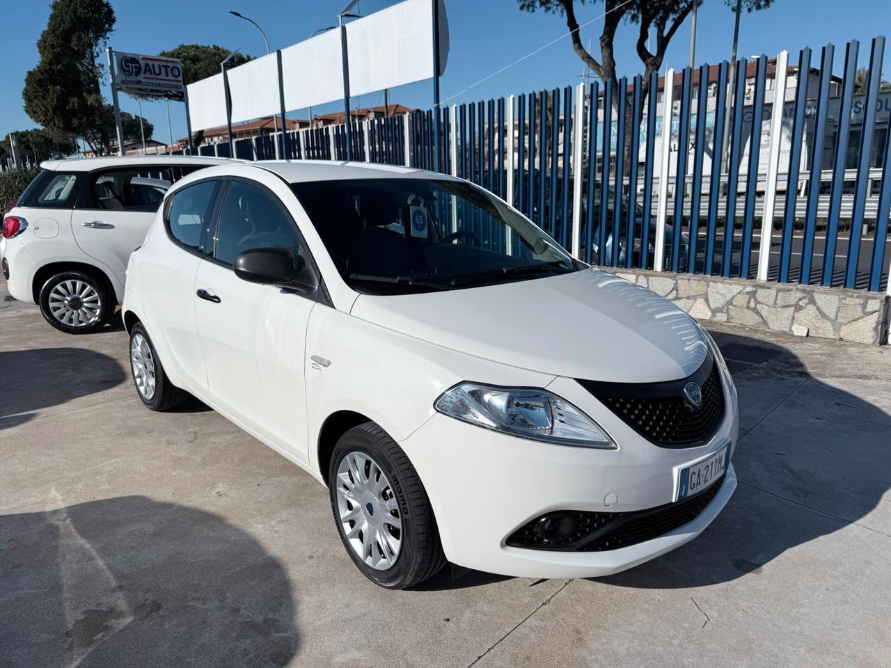 Lancia Ypsilon 1.2 69 CV 5 porte S&S Platinum