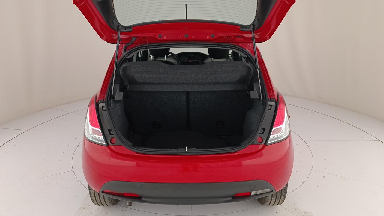 LANCIA Ypsilon III 2021 - Ypsilon 1.0 firefly hybrid Silver s&s 70cv