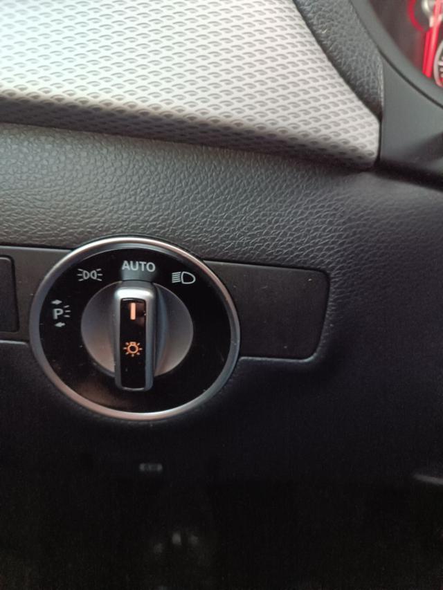 MERCEDES-BENZ B 180 d Automatic Sport