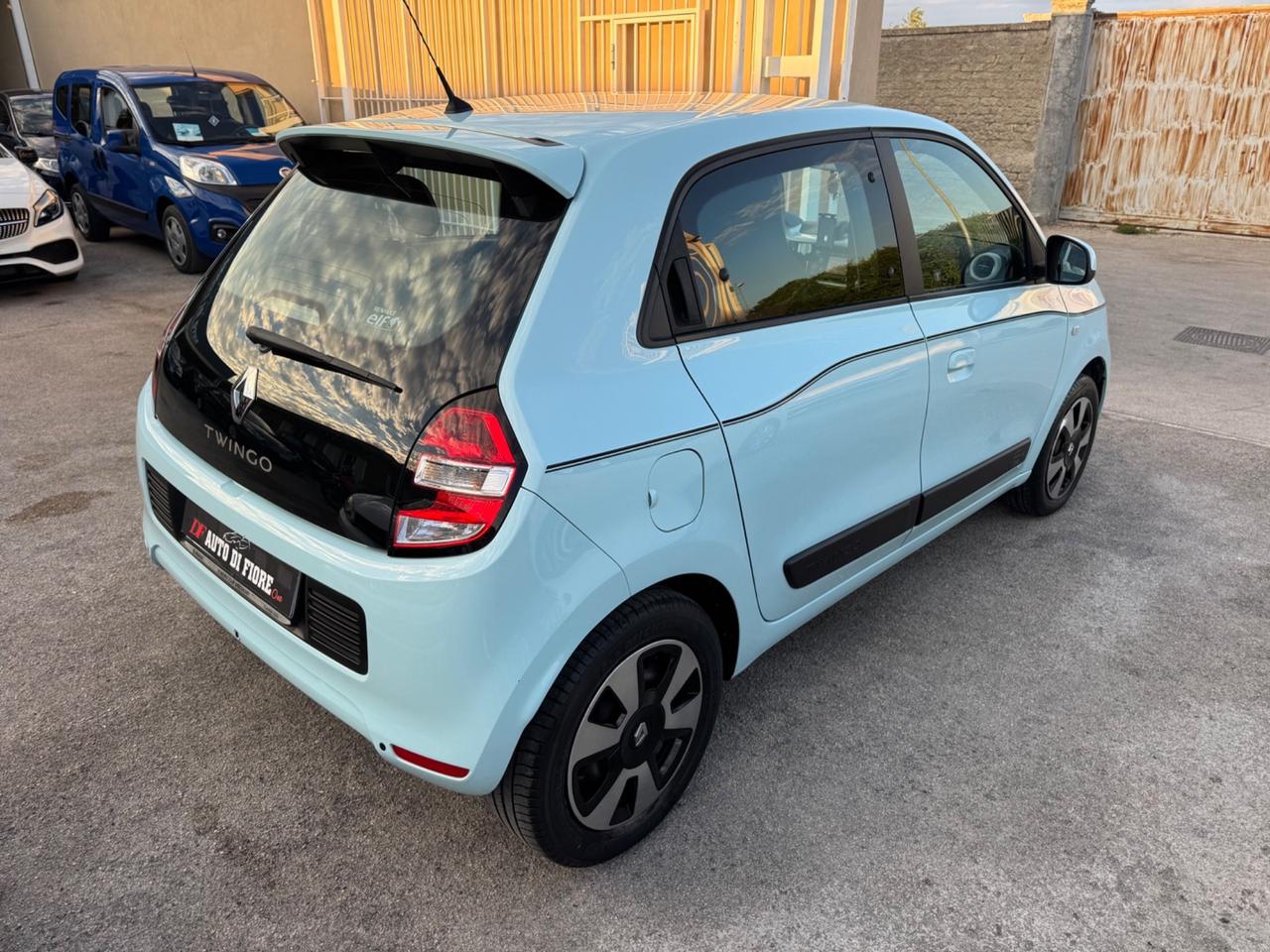 Renault Twingo 1.0 SCe 69CV Lovely NAVI RETROCAMERA