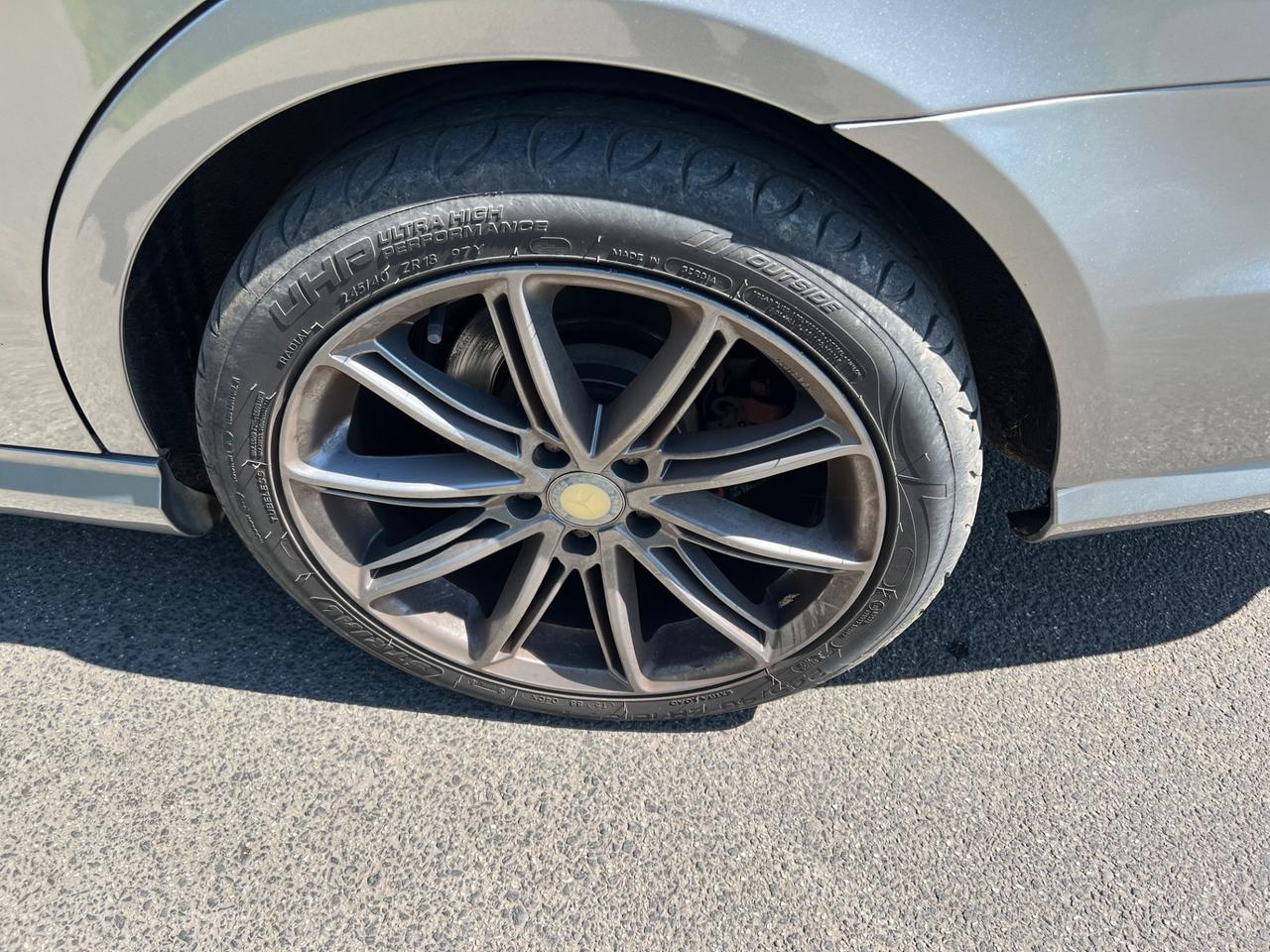 Mercedes-benz E 220 E 220 CDI BlueEFFICIENCY Avantgarde AMG