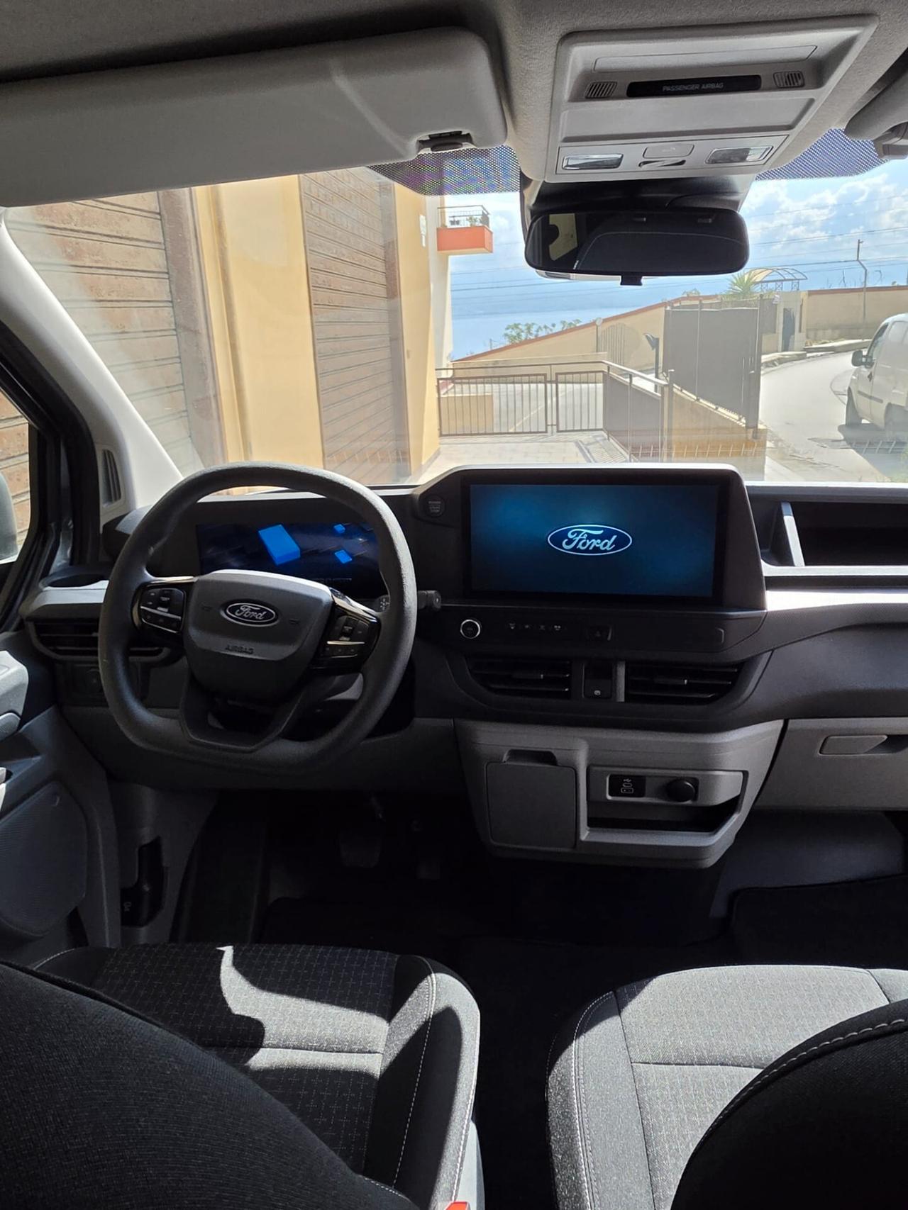 FORD TRANSIT CUSTOM 9 POSTI 2.0 DIESEL 136 CV AUTOMATICO - 2025