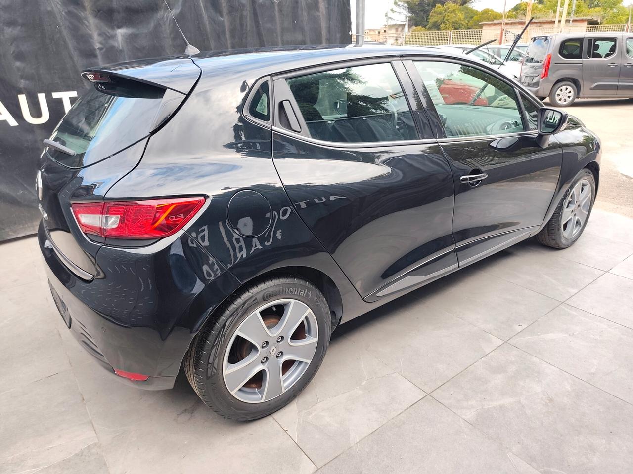 Renault Clio 1.2 BENZINA Costume National