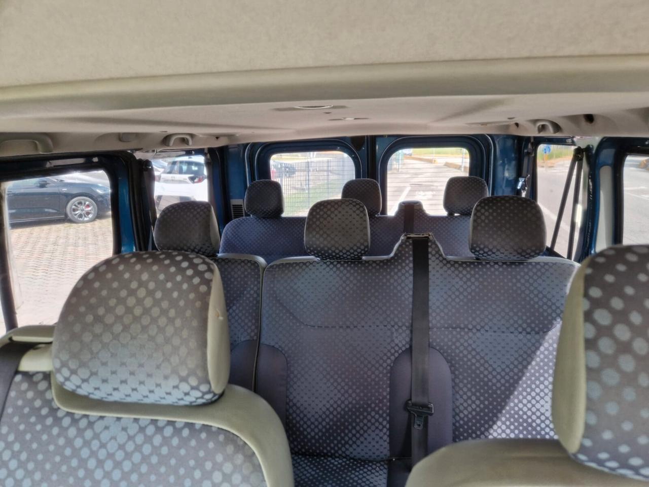 Renault Trafic T29 2.5 dCi/115 PC-TN Passenger Confort 9 POSTI