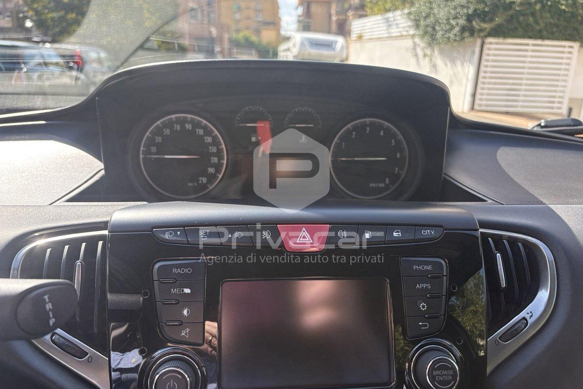 LANCIA Ypsilon 1.2 69 CV 5 porte GPL Ecochic Gold
