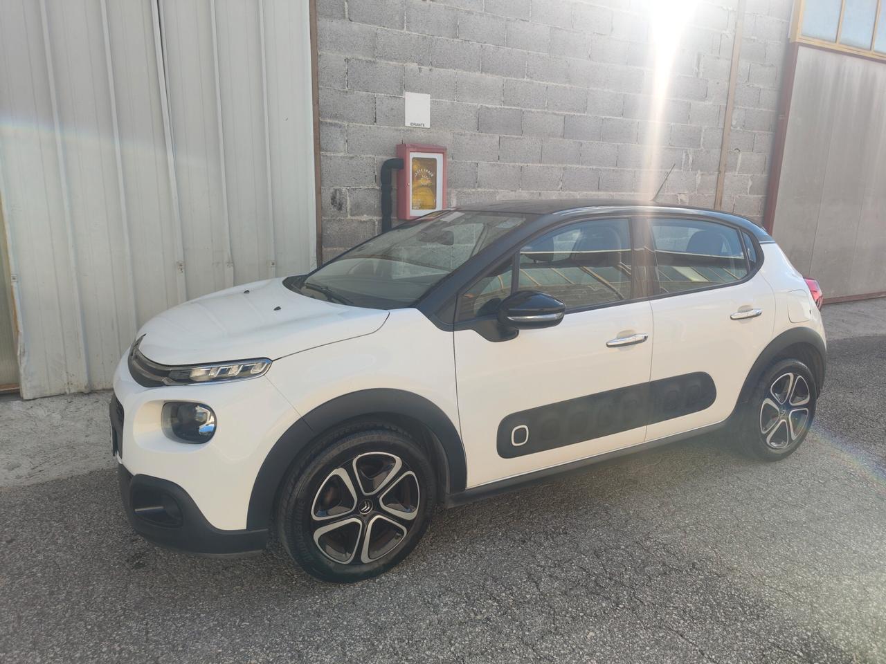 Citroen C3 PureTech 82 SCHINE solo 100 mkm