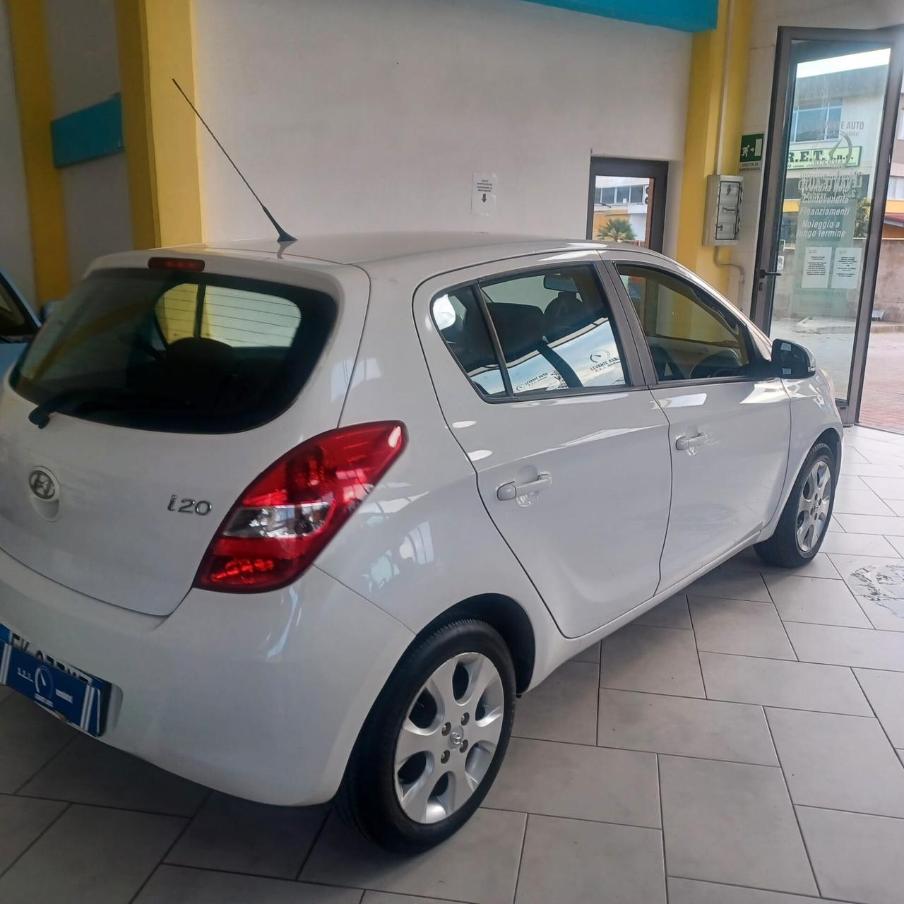 HYUNDAI I20 BEN CONSERVATO 1.2 PER NEOPATENTATI