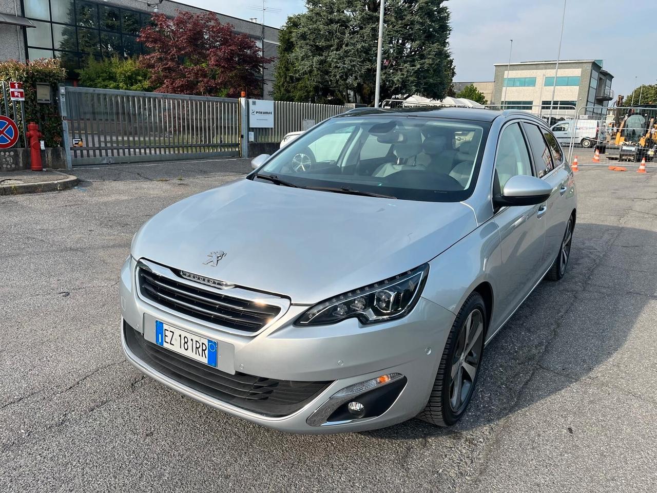 Peugeot 308 PureTech Turbo 130 S&S SW Allure